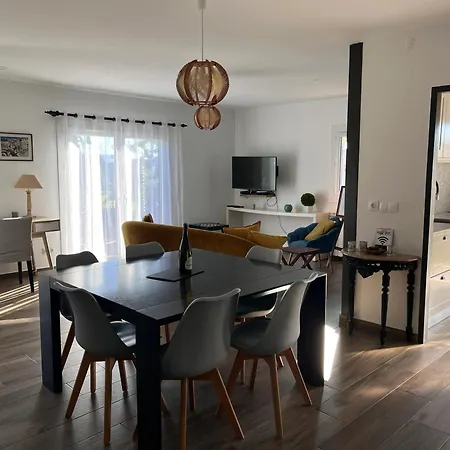 House With Garden In Bombarral - 100 M², Shared Pool * בומברל