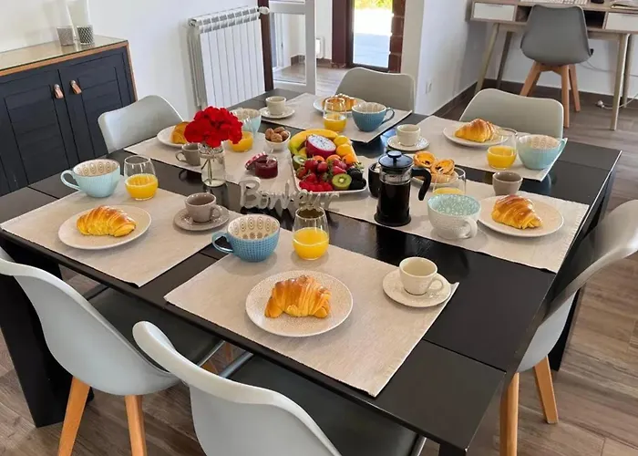 Casa de Férias House With Garden In Bombarral - 100 M², Shared Pool *